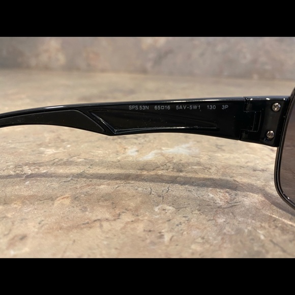 Prada sunglasses - Picture 5 of 7